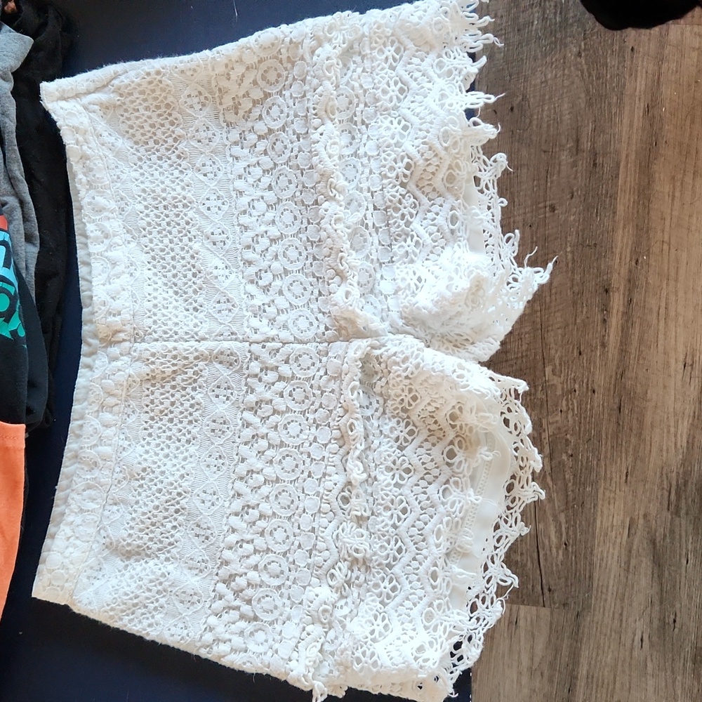 H&M white shorts